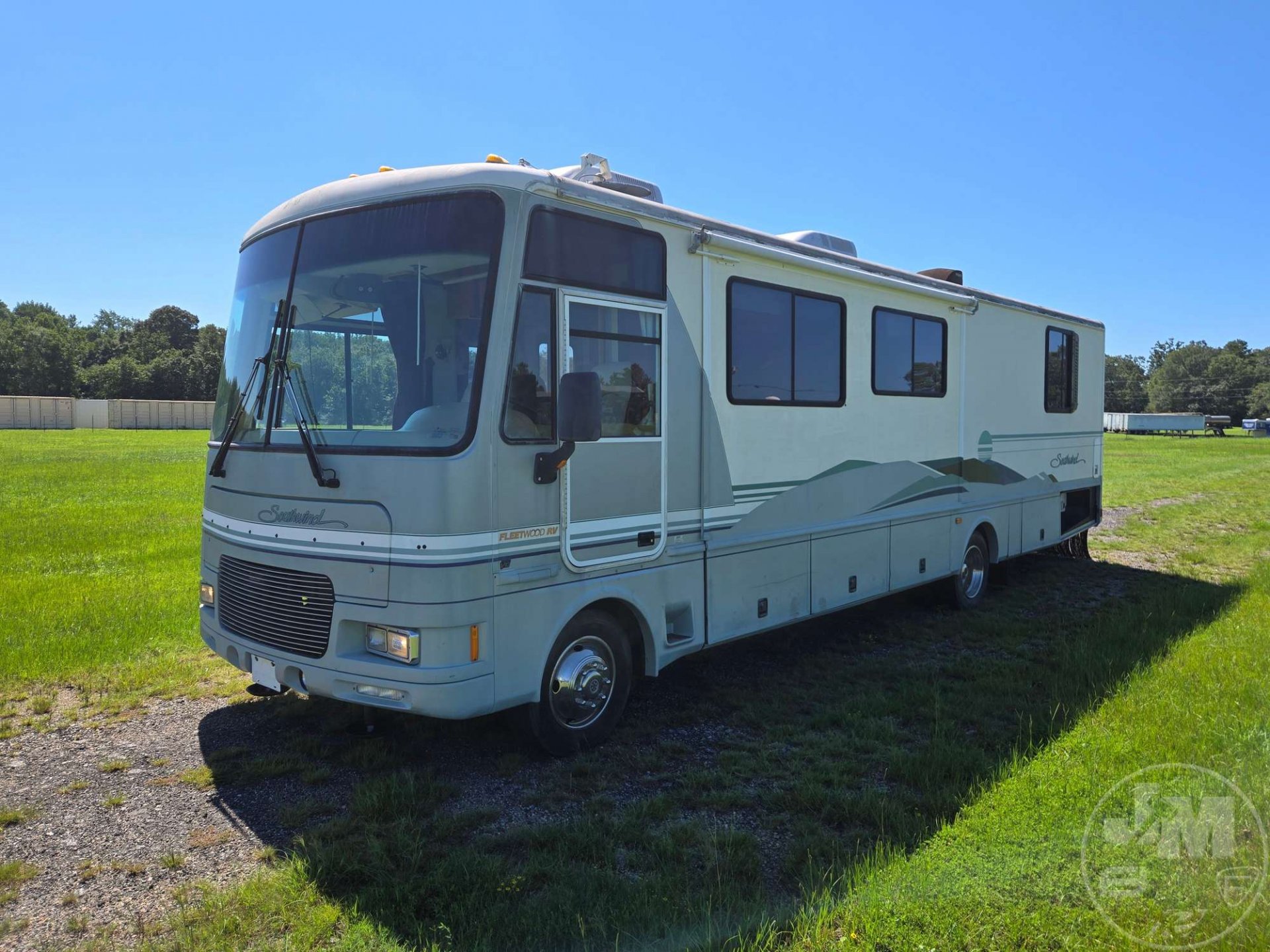 Used 2000 FORD MOTORHOME CHASSIS Bus in Pelzer, SC | NextTruck